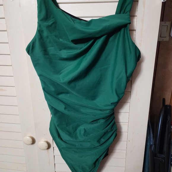 Miriclesuit NWT size 8 - Picture 6 of 8